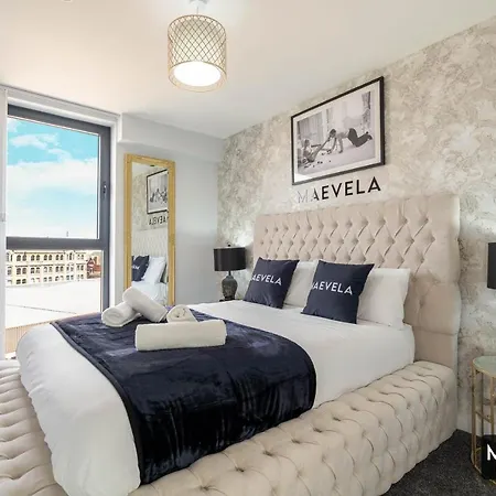 Apartment Maevela - Luxury Floor Penthouse - With Parking - 2 Bedroom New Build ✪ Centre, Digbeth ✓ With Huge Patio Sliding Doors - View - Rooftop Terrace - Ps4 & Smart Tv's Birmingham