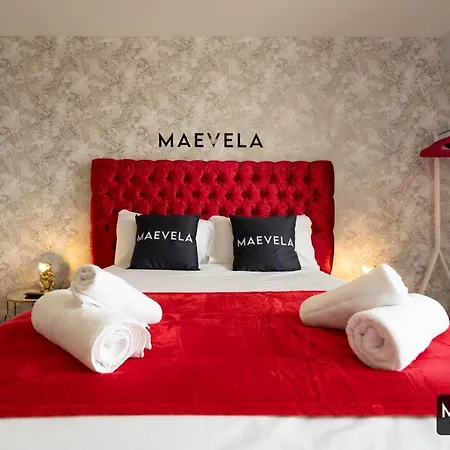 Maevela - Luxury Floor Penthouse - With Parking - 2 Bedroom New Build ✪ Centre, Digbeth ✓ With Huge Patio Sliding Doors - View - Rooftop Terrace - Ps4 & Smart Tv's *