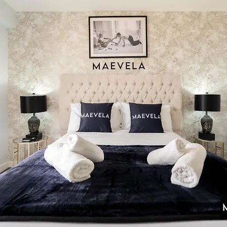 Maevela - Luxury Floor Penthouse - With Parking - 2 Bedroom New Build ✪ Centre, Digbeth ✓ With Huge Patio Sliding Doors - View - Rooftop Terrace - Ps4 & Smart Tv's Birmingham
